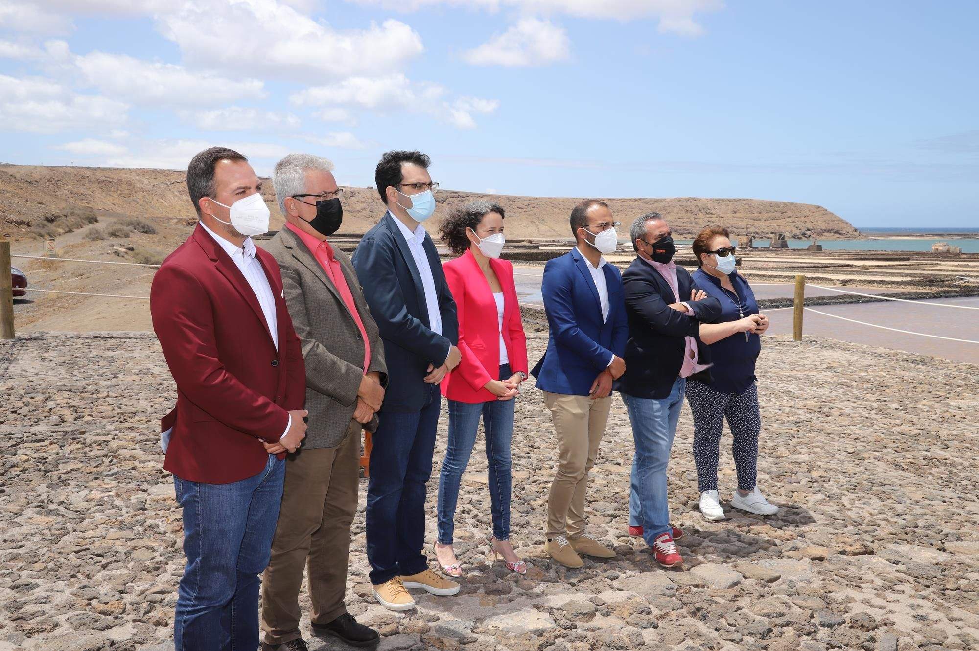 Inauguración de la escultura en homenaje a los salineros y salineras de Janubio