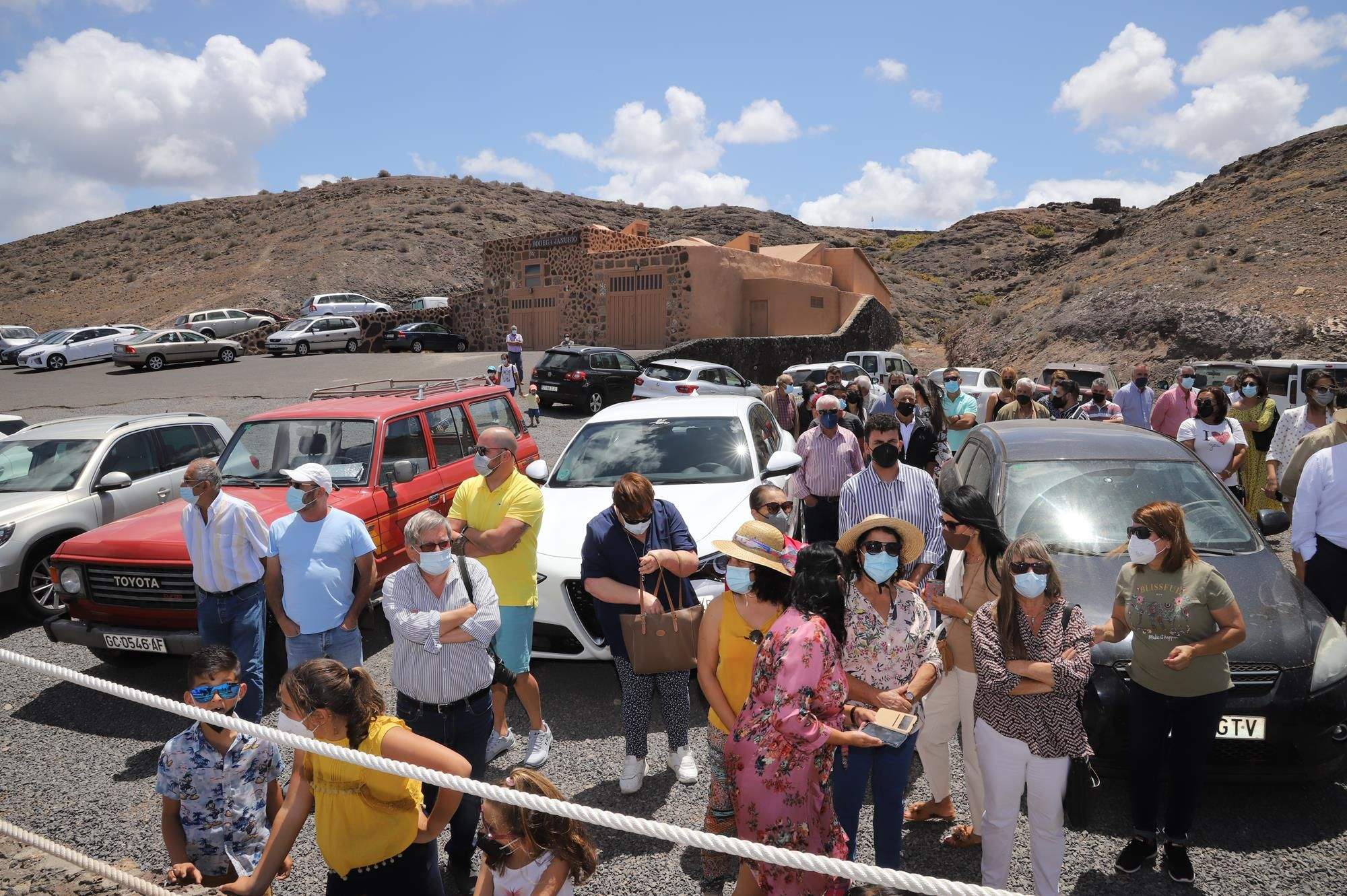 Inauguración de la escultura en homenaje a los salineros y salineras de Janubio