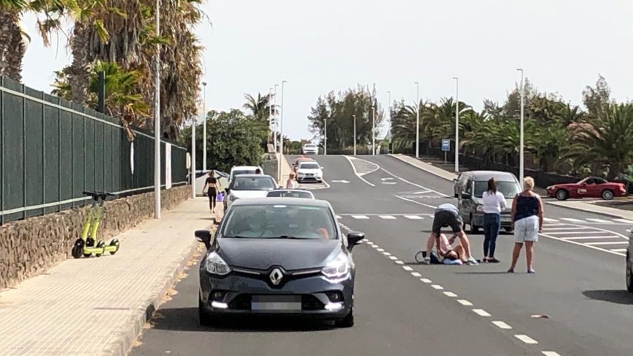 Choque entre dos patinetes en Playa Blanca