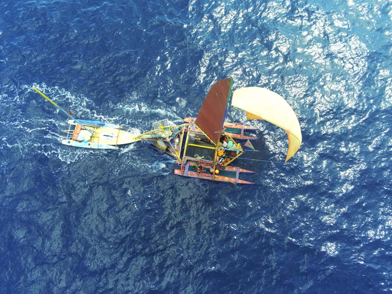 Llega a Arrecife un catamarán a lo "Waterworld"