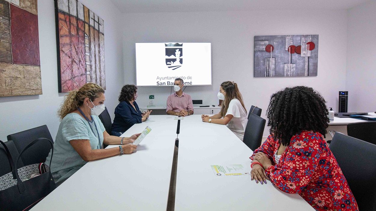 Presentación del Servicio de Asesoramiento Integral para Mujeres de San Bartolomé