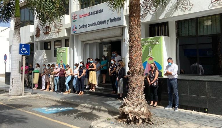 Minuto de silencio en los Centros Turísticos