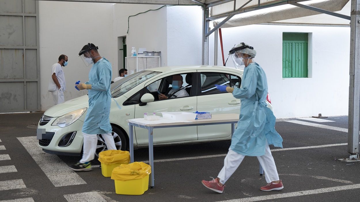 El equipo Covid de Lanzarote trabajando en la recogida de muestras