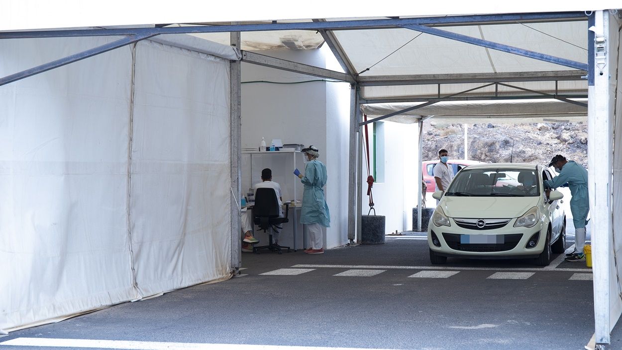 El equipo Covid de Lanzarote trabajando en la recogida de muestras