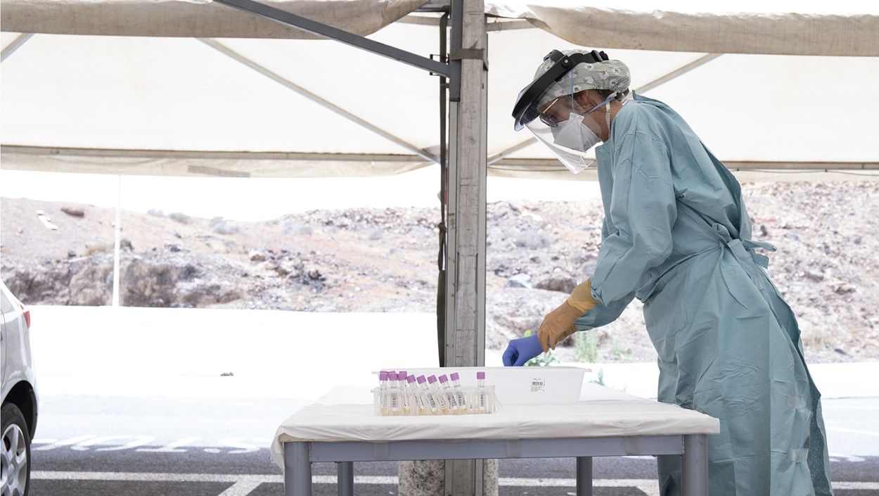 Toma de muestras para PCR de Covid 19 en Lanzarote