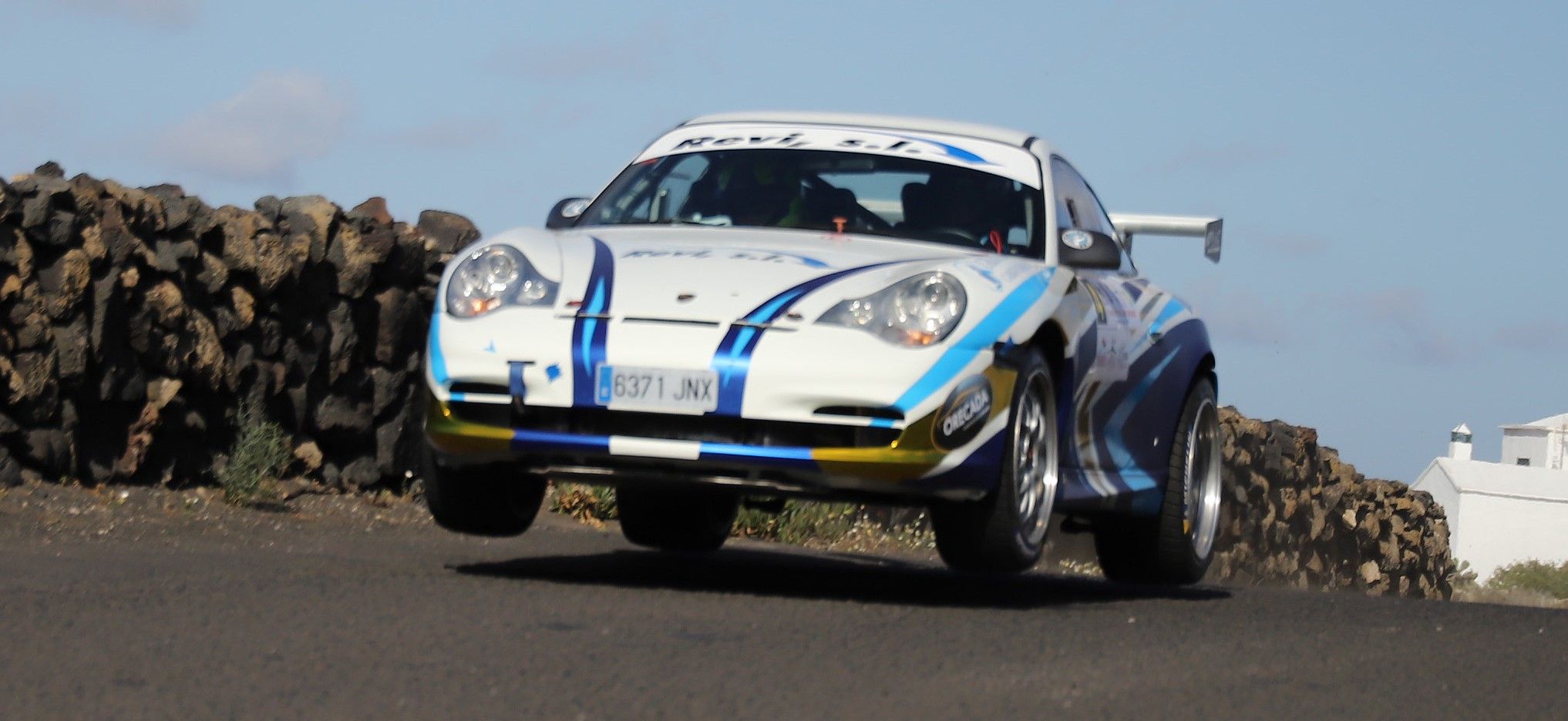 Julio Martínez con su Porsche en el pasado Rally Villa de Teguise 2021