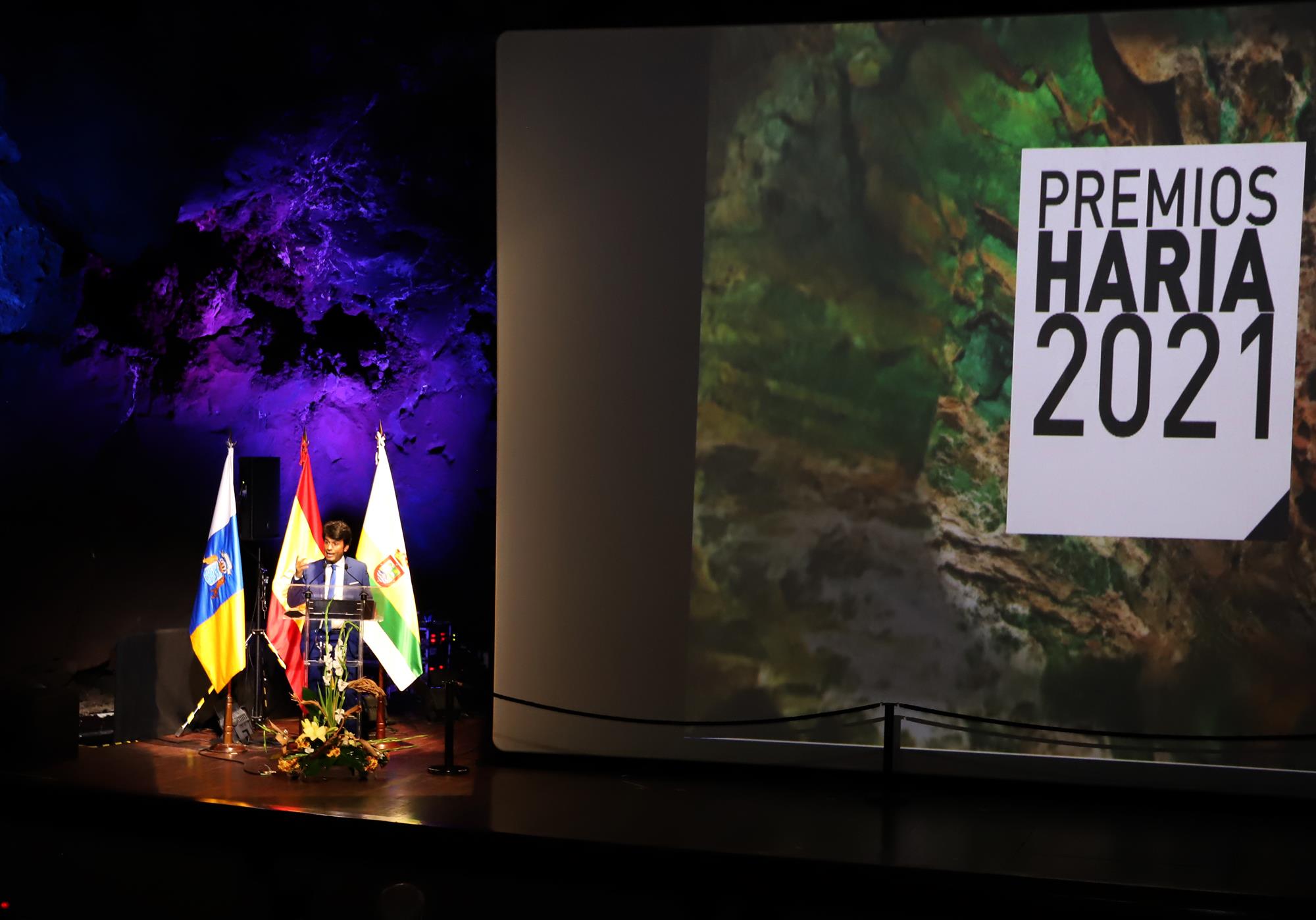 Haría entrega los premios 2021