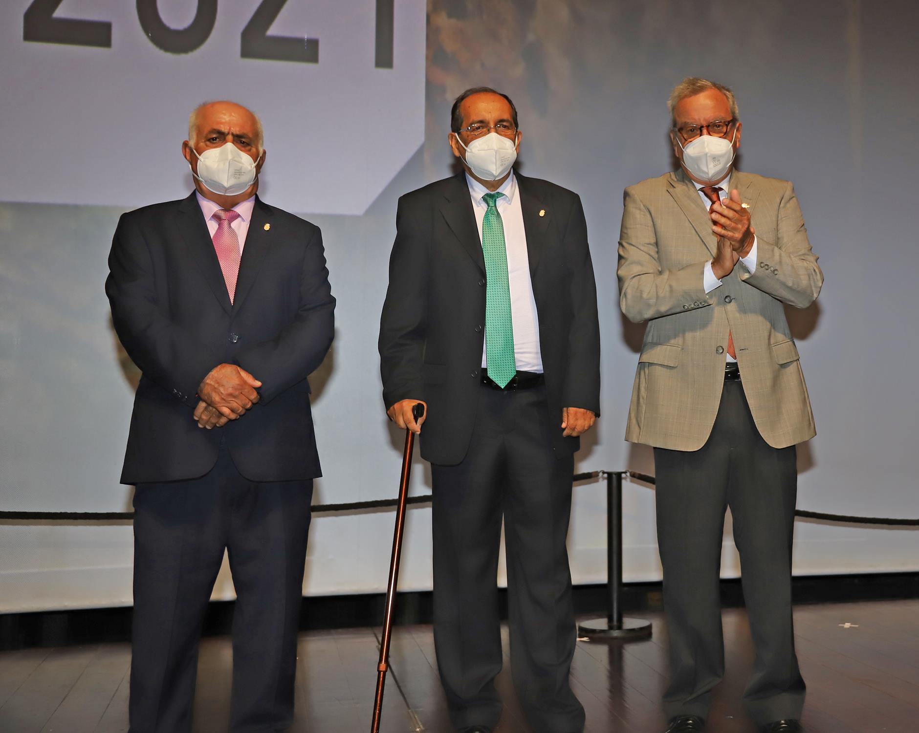 Haría entrega los premios 2021