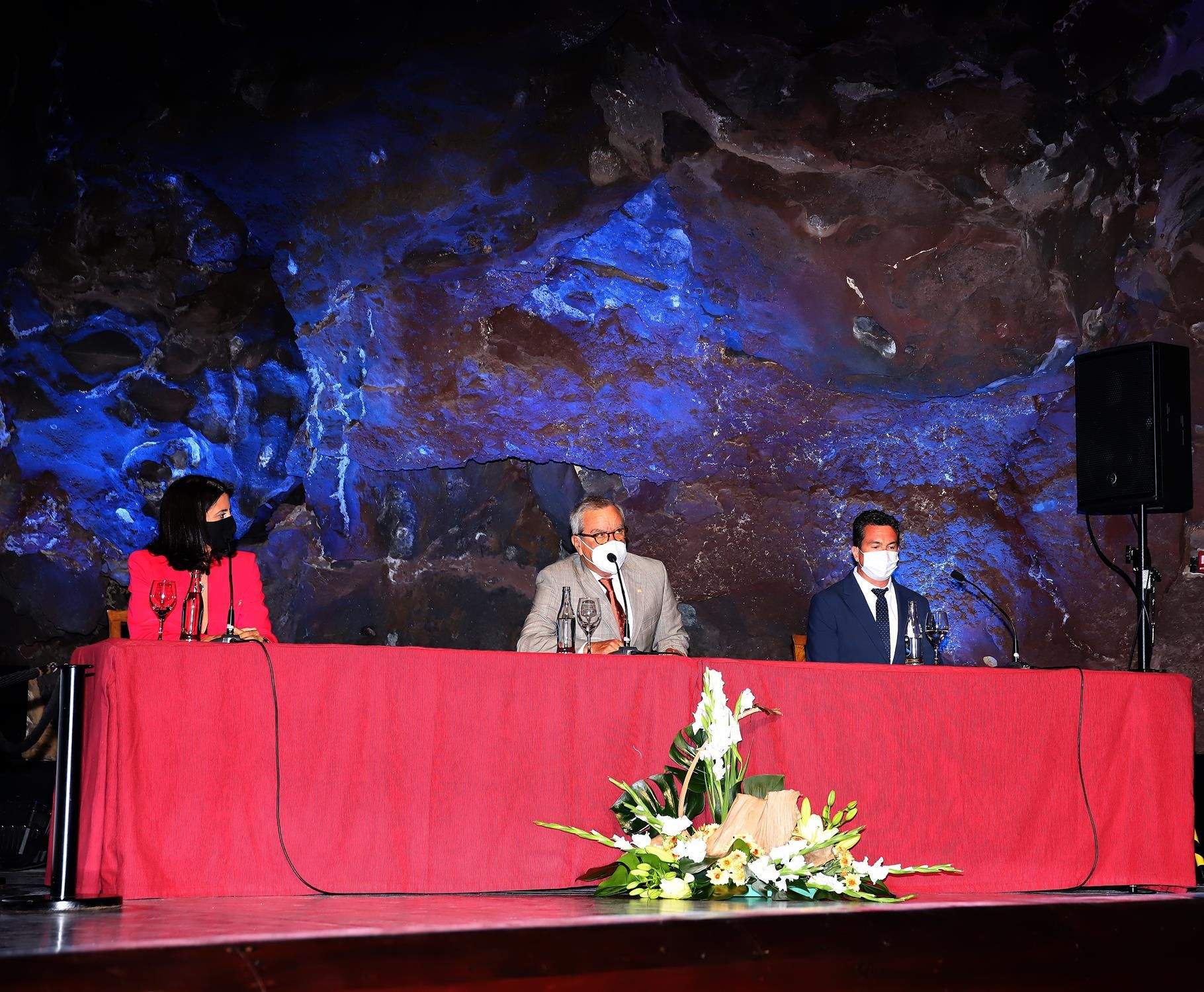 Haría entrega los premios 2021