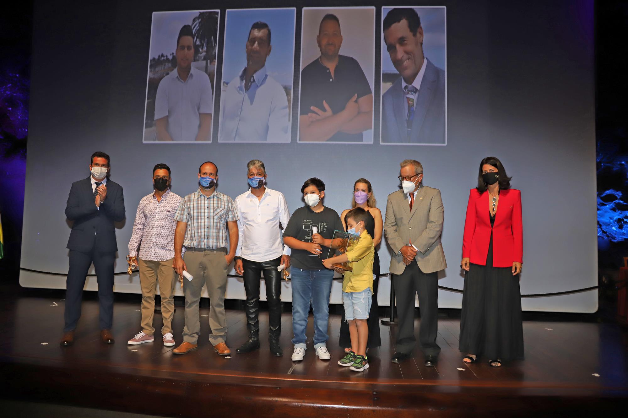 Haría entrega los premios 2021