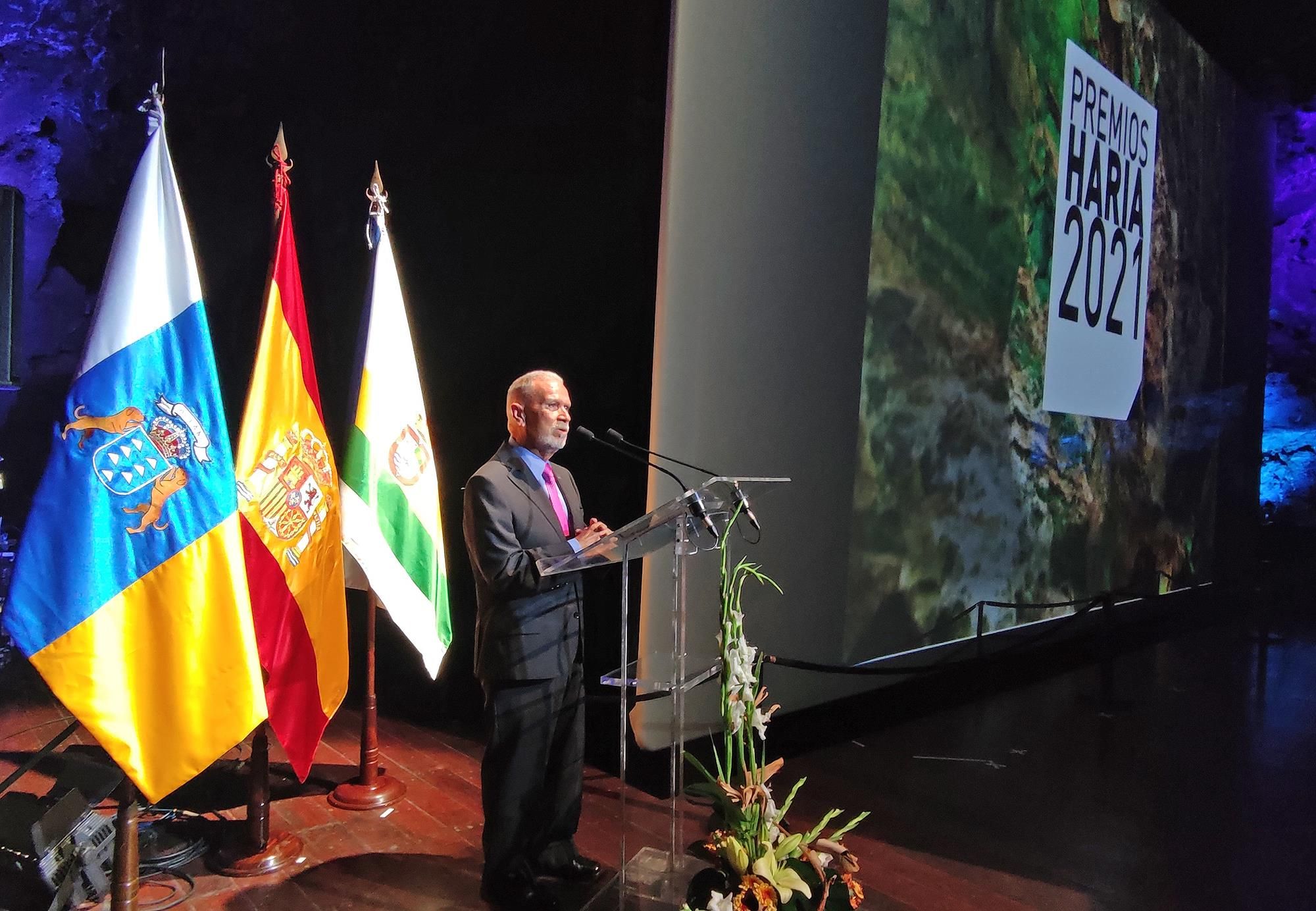 Haría entrega los premios 2021