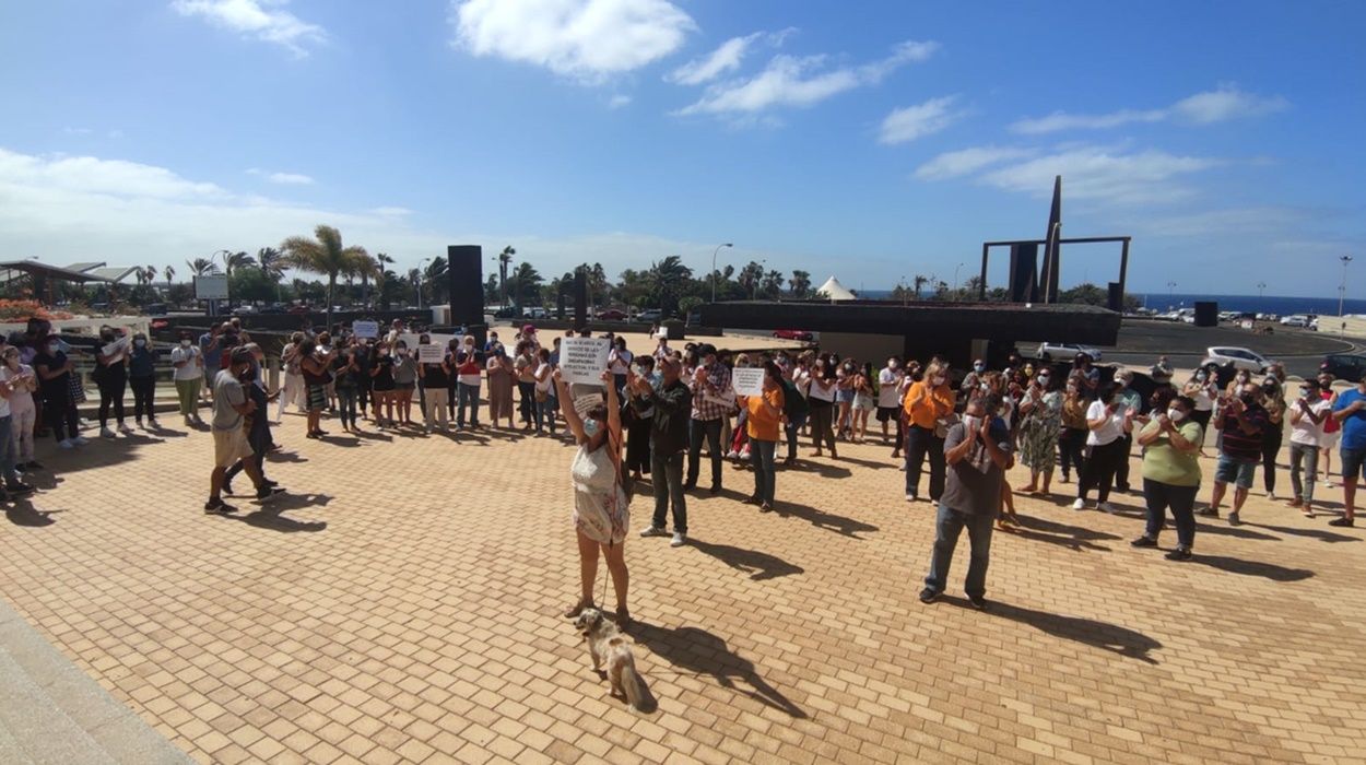 Protesta de Adislan frente al Cabildo