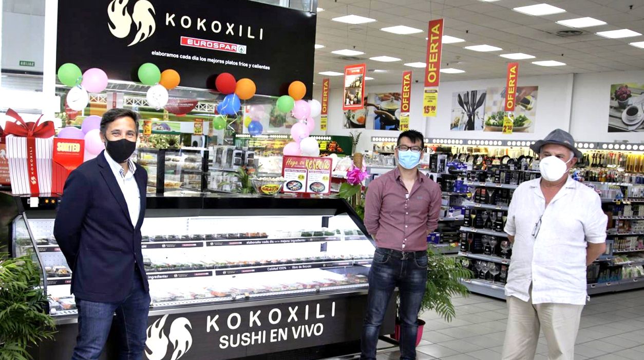 Spar y Kokoxili presentan la zona de sushi en vivo en el Eurospar Altavista