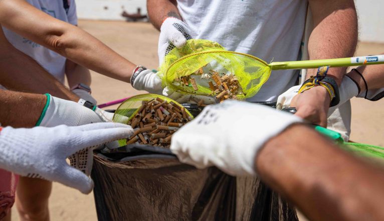 Recogida de colillas en La Graciosa