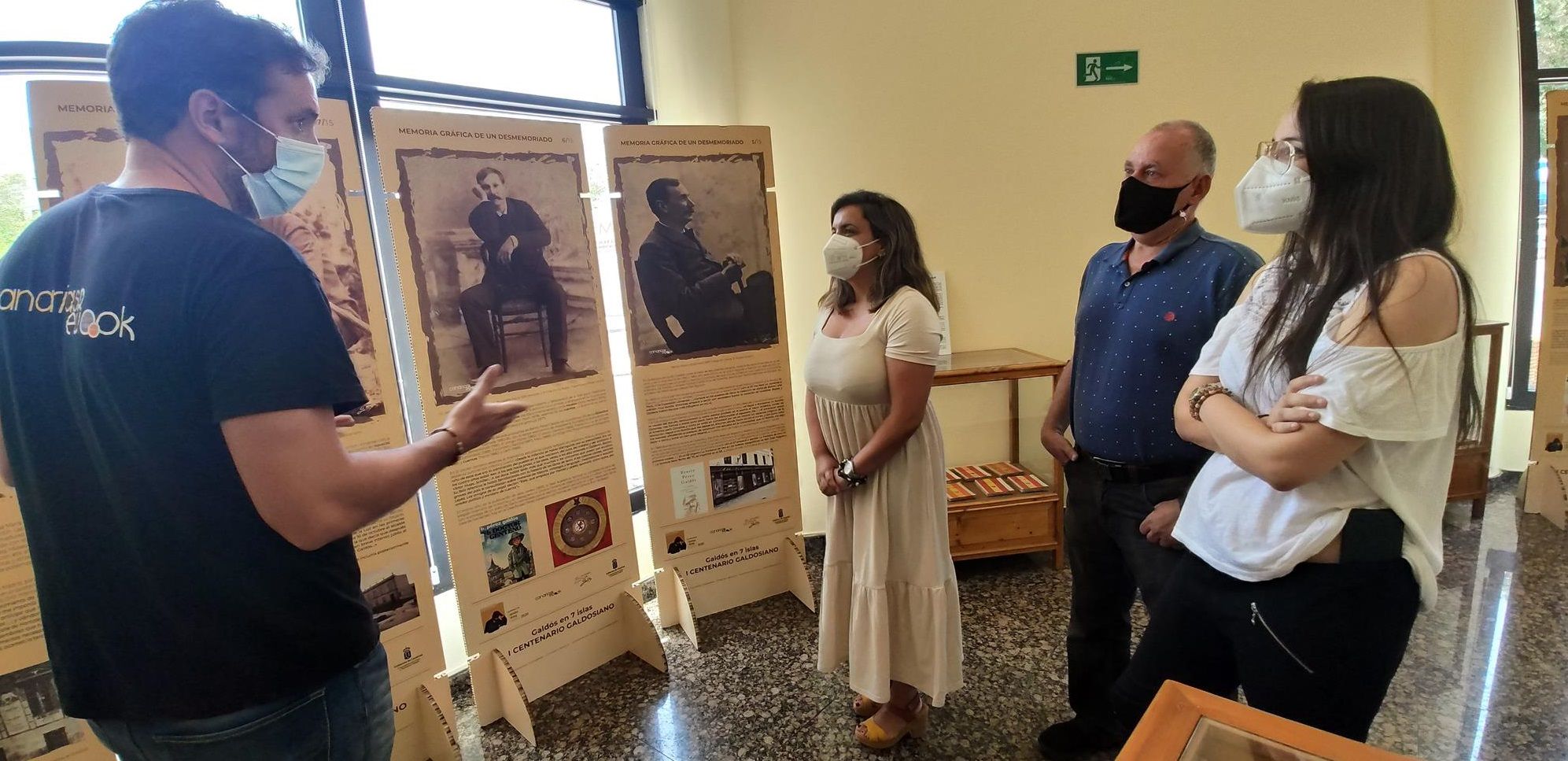 Inauguración de la exposición de Galdós en la biblioteca insular