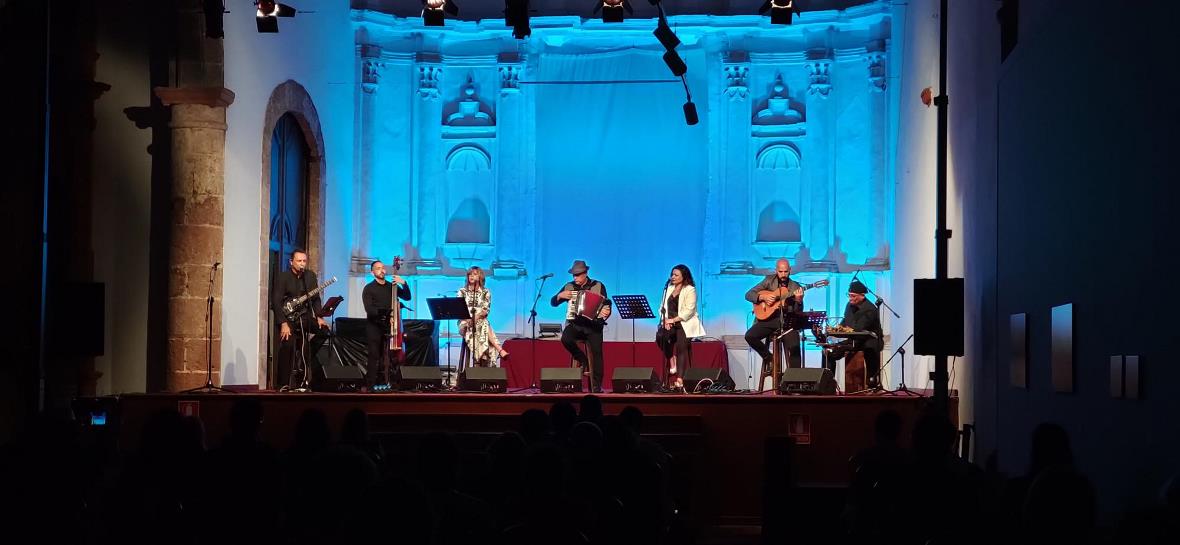 El convento de Santo Domingo acogió el musical "Etno"