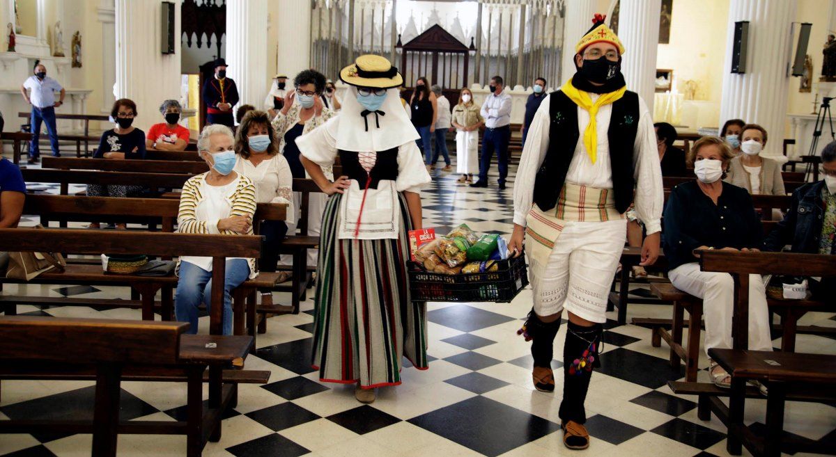 Ofrenda a la Virgen del Carmen