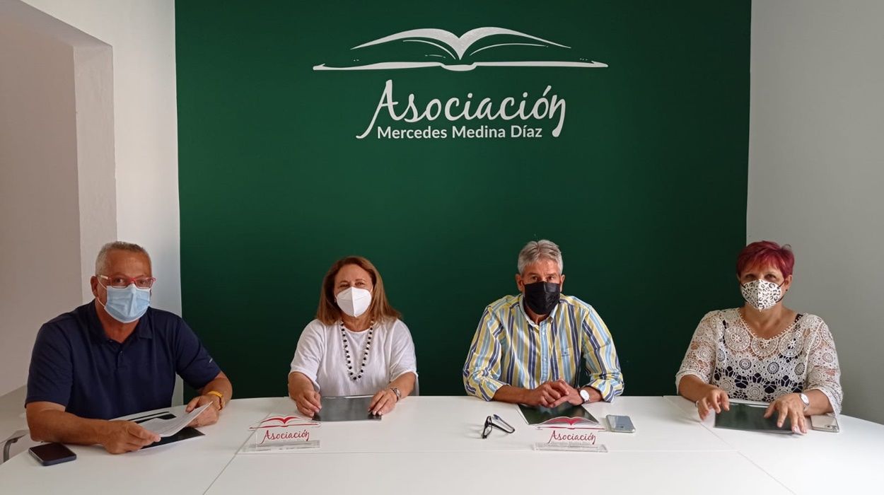 Miembros de la Asociación Mercedes Medina Díaz