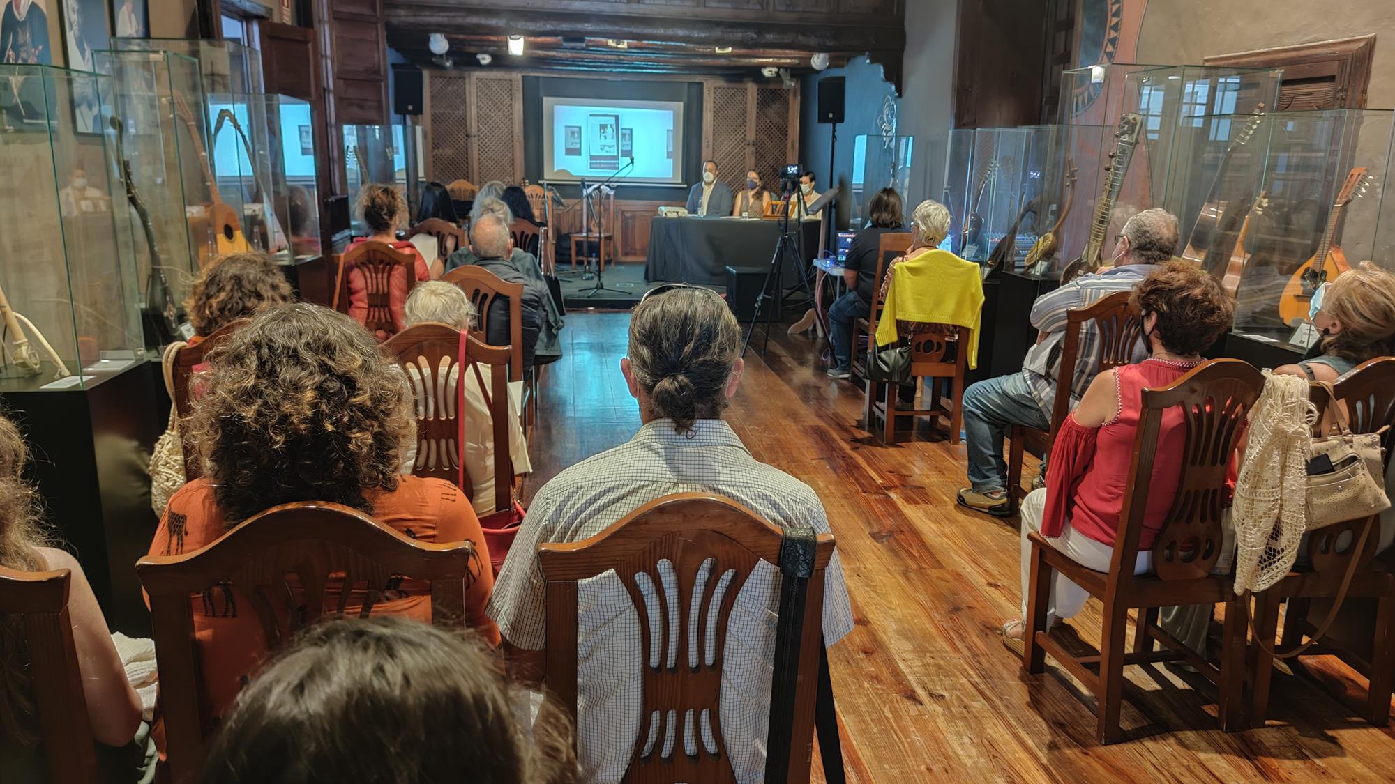 Concurso de Poesía Esperanza Spínola  