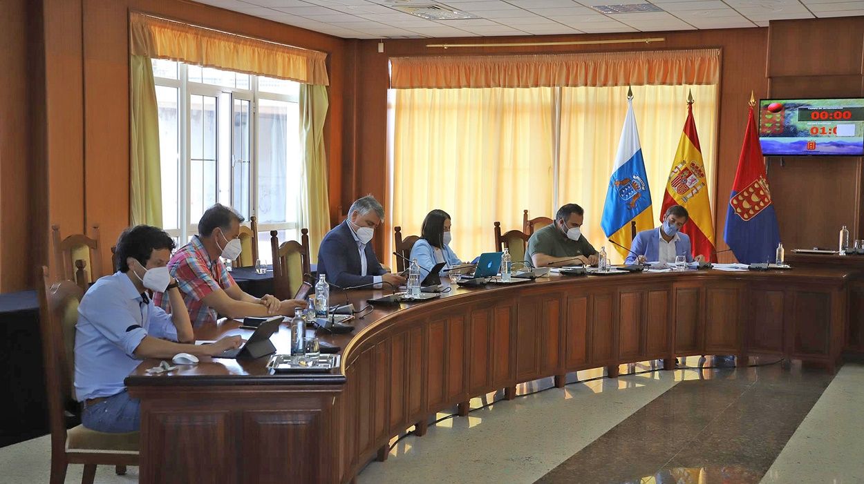 Los consejeros de CC, en el pleno del Cabildo