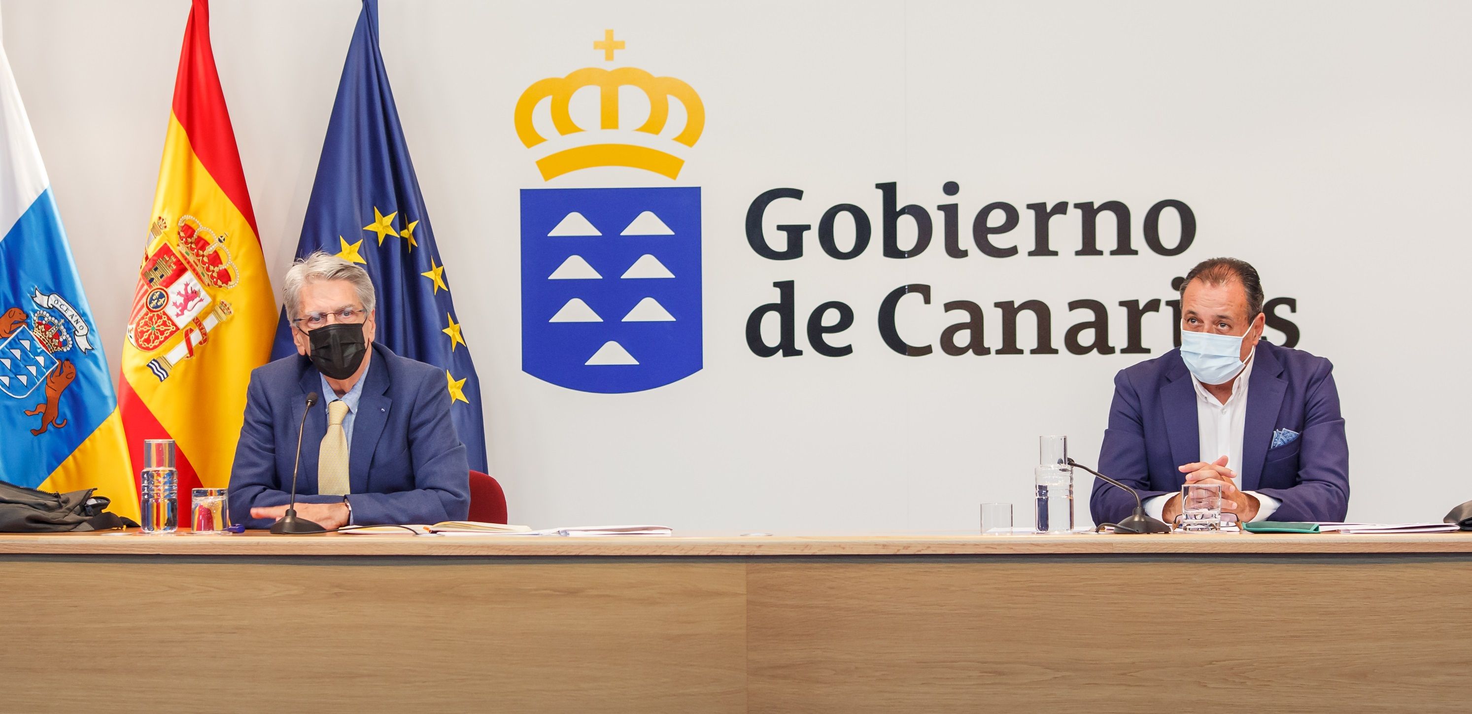 El portavoz del Gobierno de Canarias y el consejero de Sanidad, tras la reunión del Consejo de Gobierno