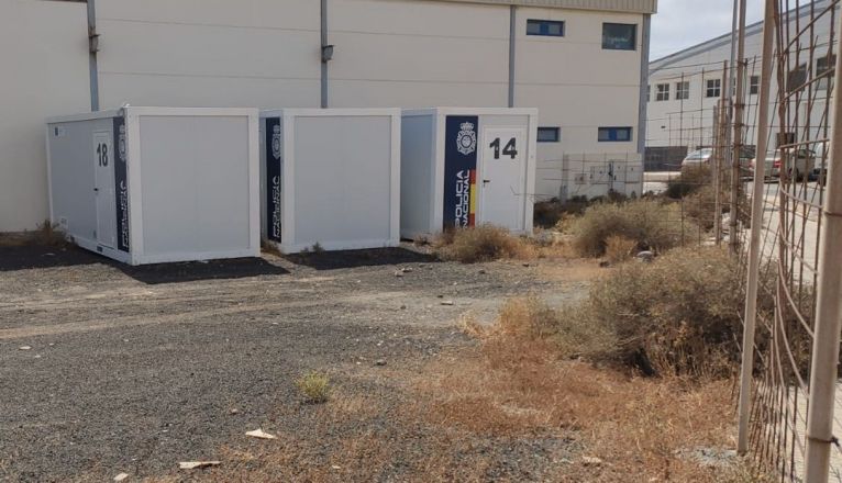 Instalaciones modulares para la acogida de inmigrantes junto a Puerto Naos Instalaciones modulares para la acogida de inmigrantes junto a Puerto Naos