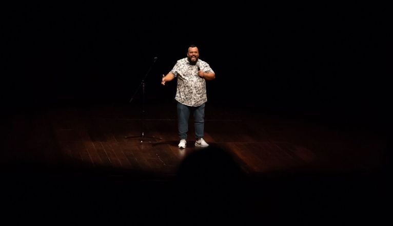 El humorista Kike Pérez, en su actuación en el auditorio de Jameos del Agua