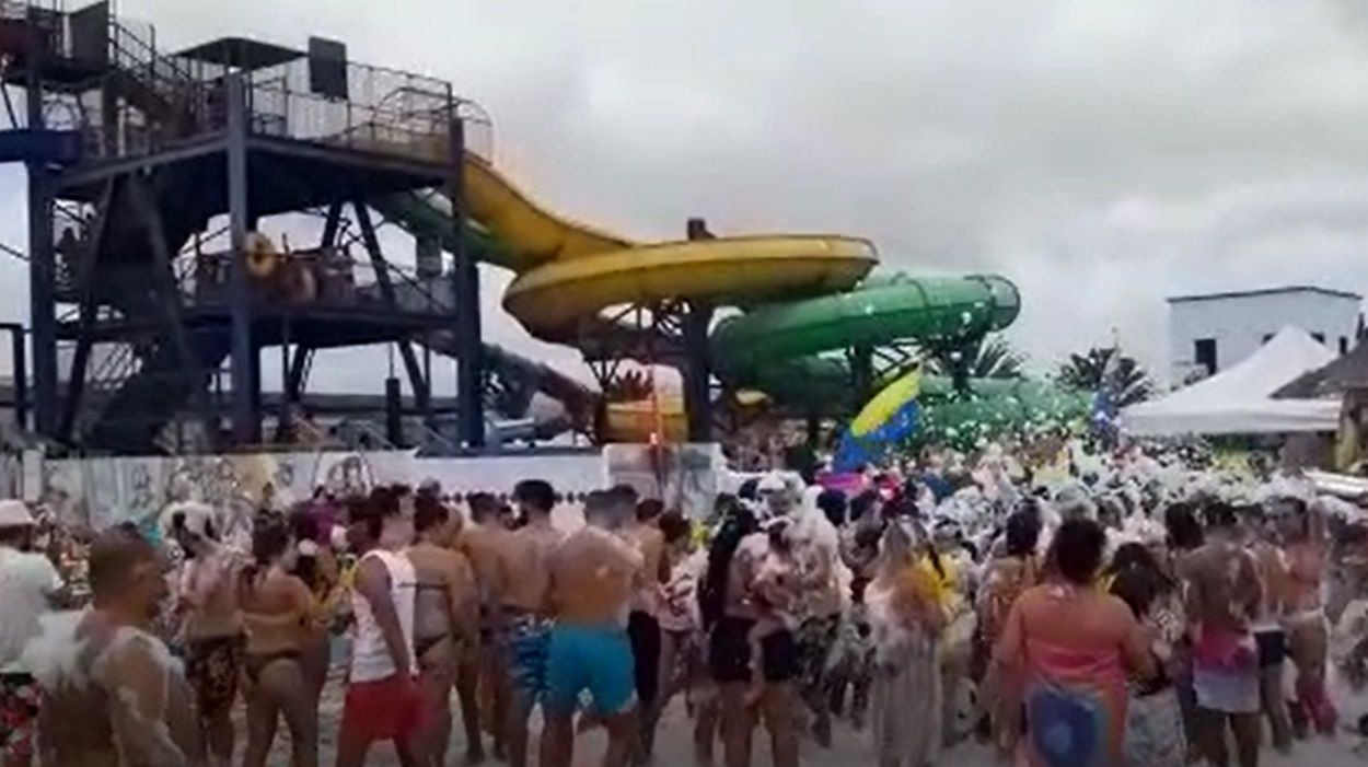 Fiesta en el parque acuático de Costa Teguise Fiesta en el parque acuático de Costa Teguise