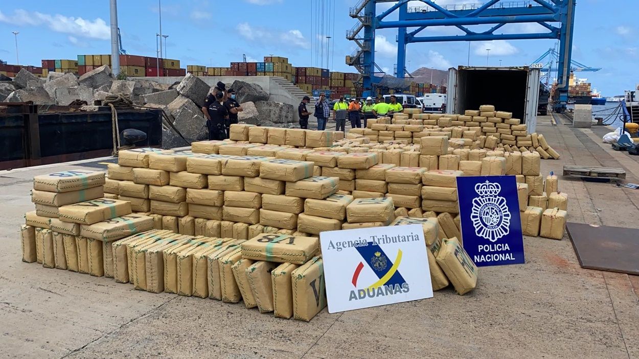 Droga encontrada en el buque intervenido en aguas cercanas a Canarias