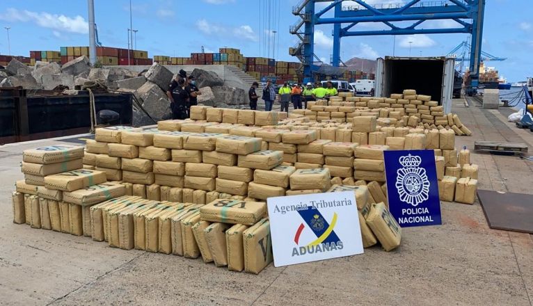 Droga encontrada en el buque intervenido en aguas cercanas a Canarias