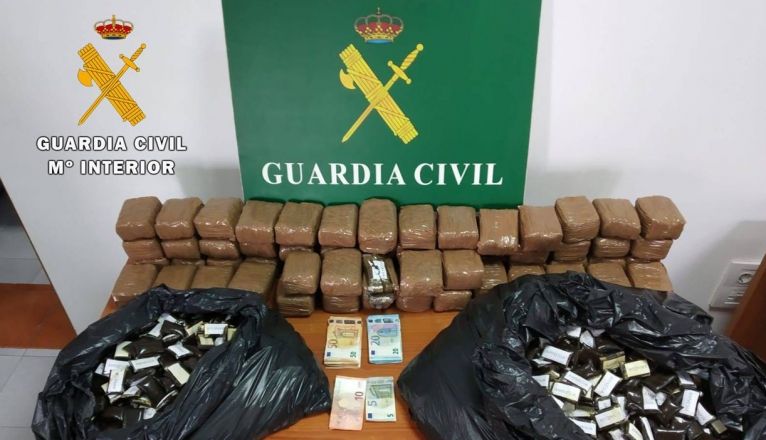 Interceptado un vehículo con 60 kilos de hachís en el desembarco de un ferry de Playa Blanca a Corralejo - Vimarsana News