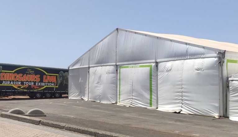 Tent where the Mundo Dinosaurios exhibition is installed Tent where the Mundo Dinosaurios exhibition is installed