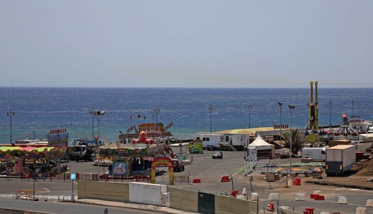 Attractions installed in the Arrecife Fairgrounds, next to Mundo Dinosaurios Attractions installed in the Arrecife Fairgrounds, next to Mundo Dinosaurios
