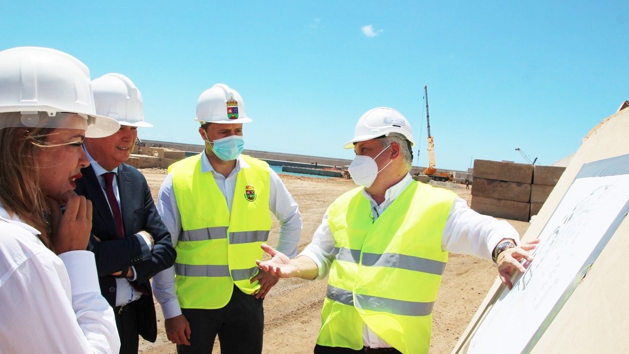 Visita al puerto de Playa Blanca