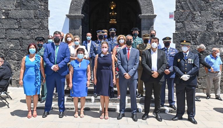 Autoridades que han asistido a la función religiosa en San Bartolomé