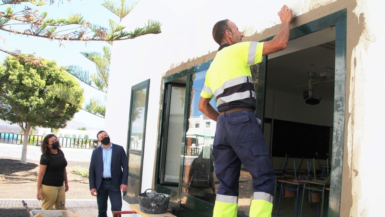 Trabajos de sustitución de la carpintería en el CEIP Yaiza