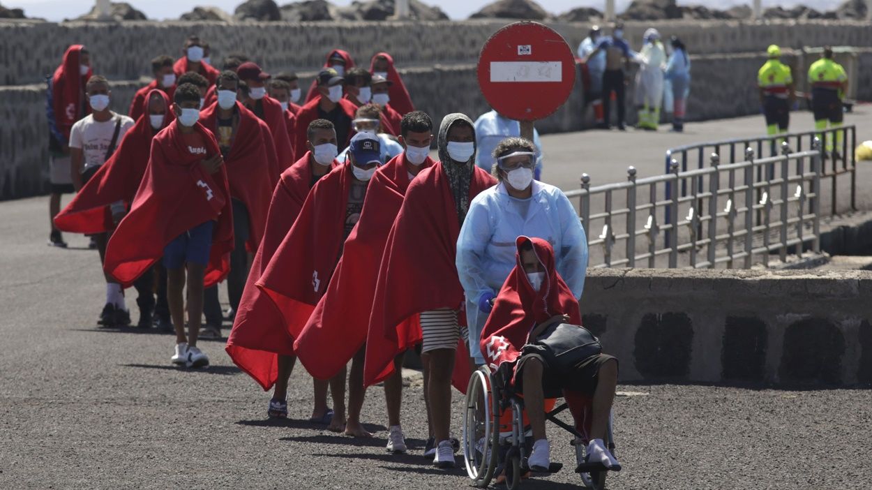 Inmigrantes de la patera rescatada en aguas de Lanzarote