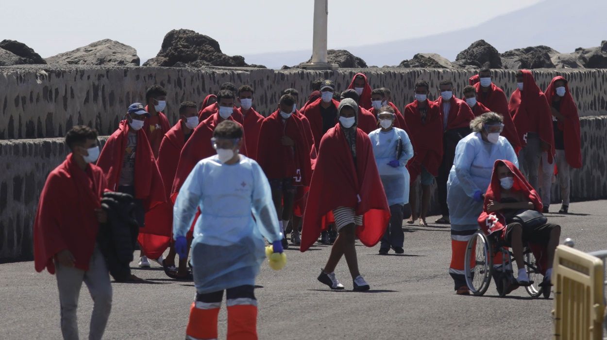 Inmigrantes de la patera rescatada en aguas de Lanzarote