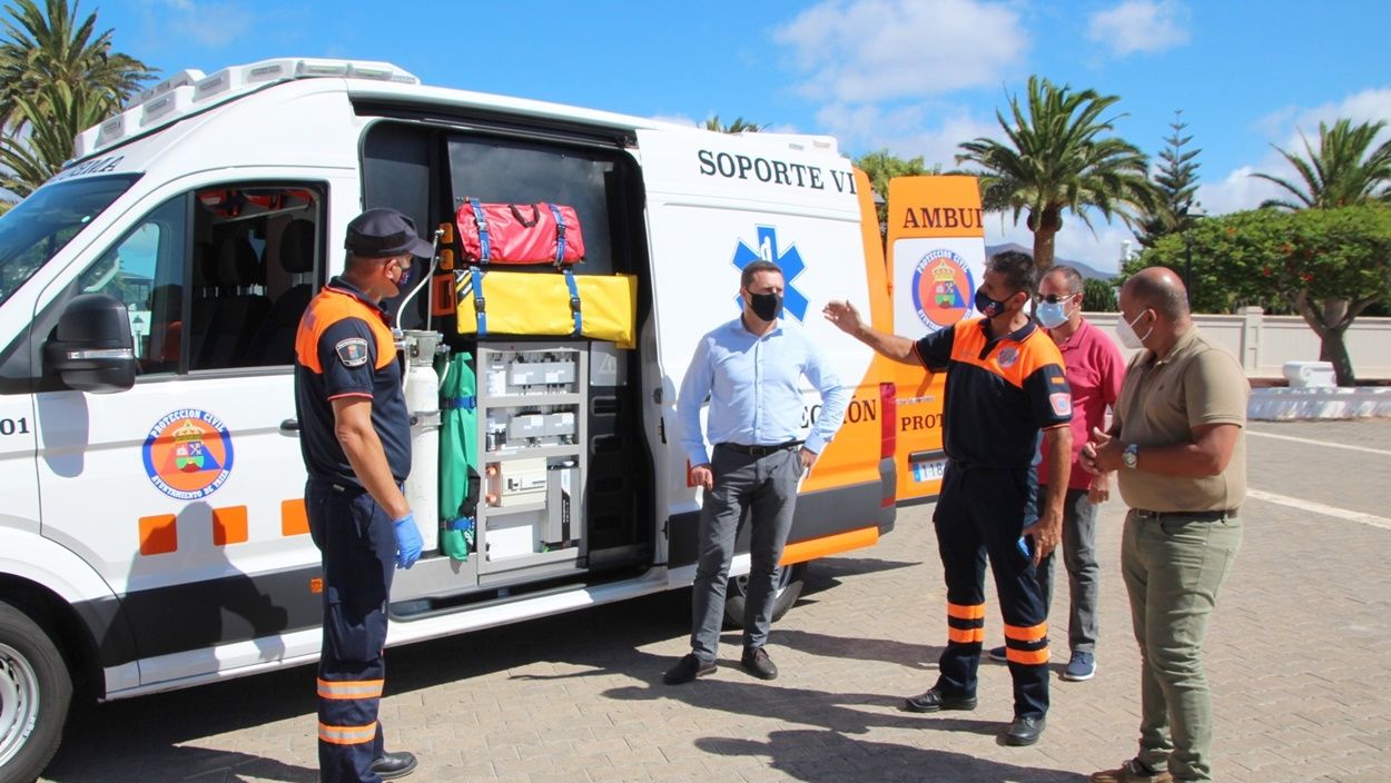 Nueva ambulancia de Protección Civil de Yaiza