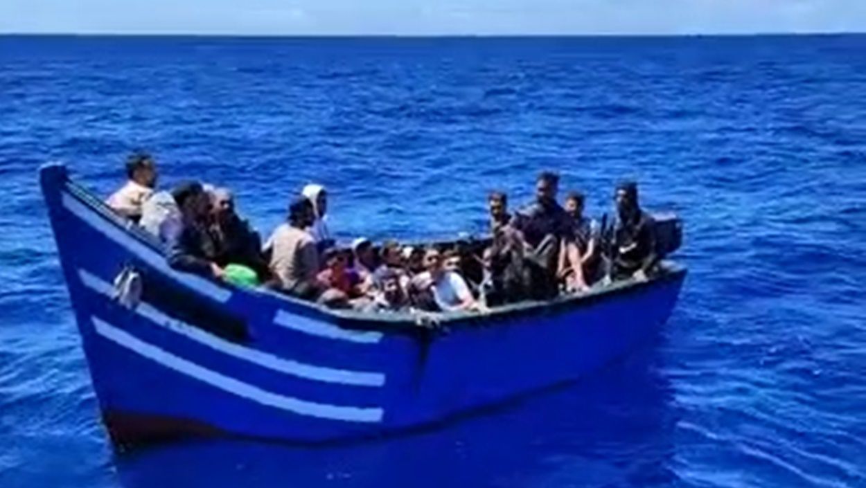 Patera localizada cerca de Alegranza