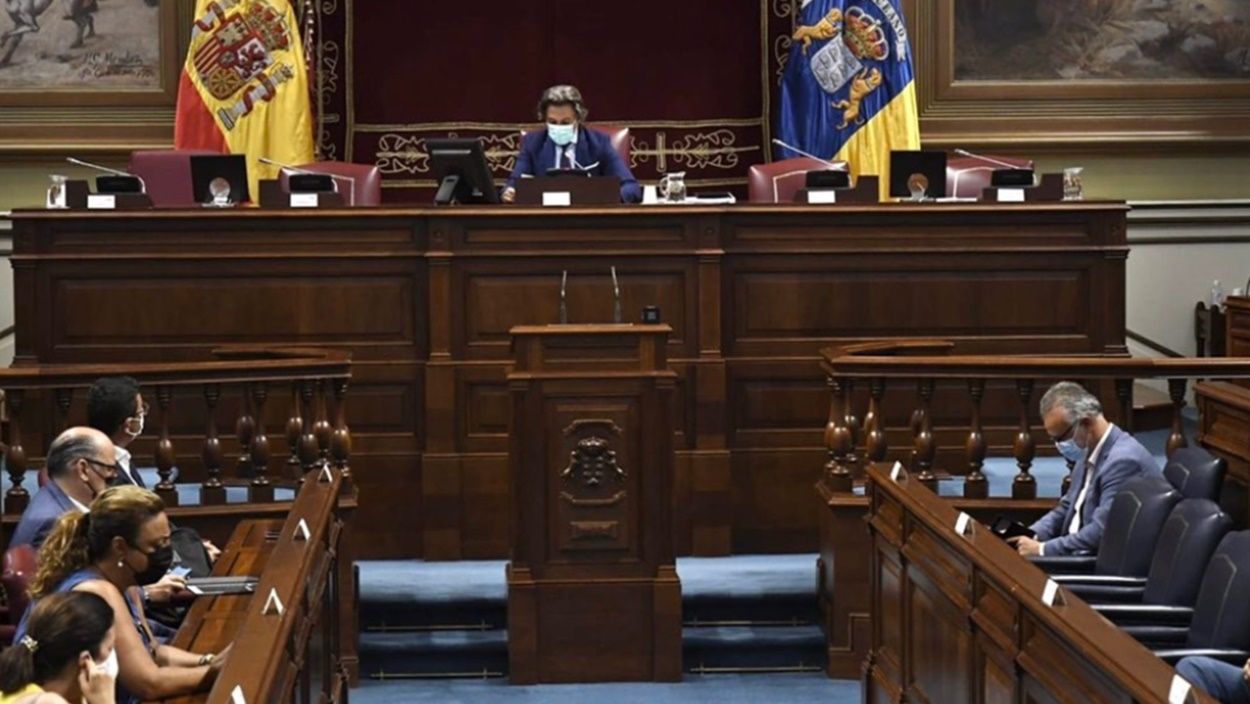 Pleno del Parlamento de Canarias