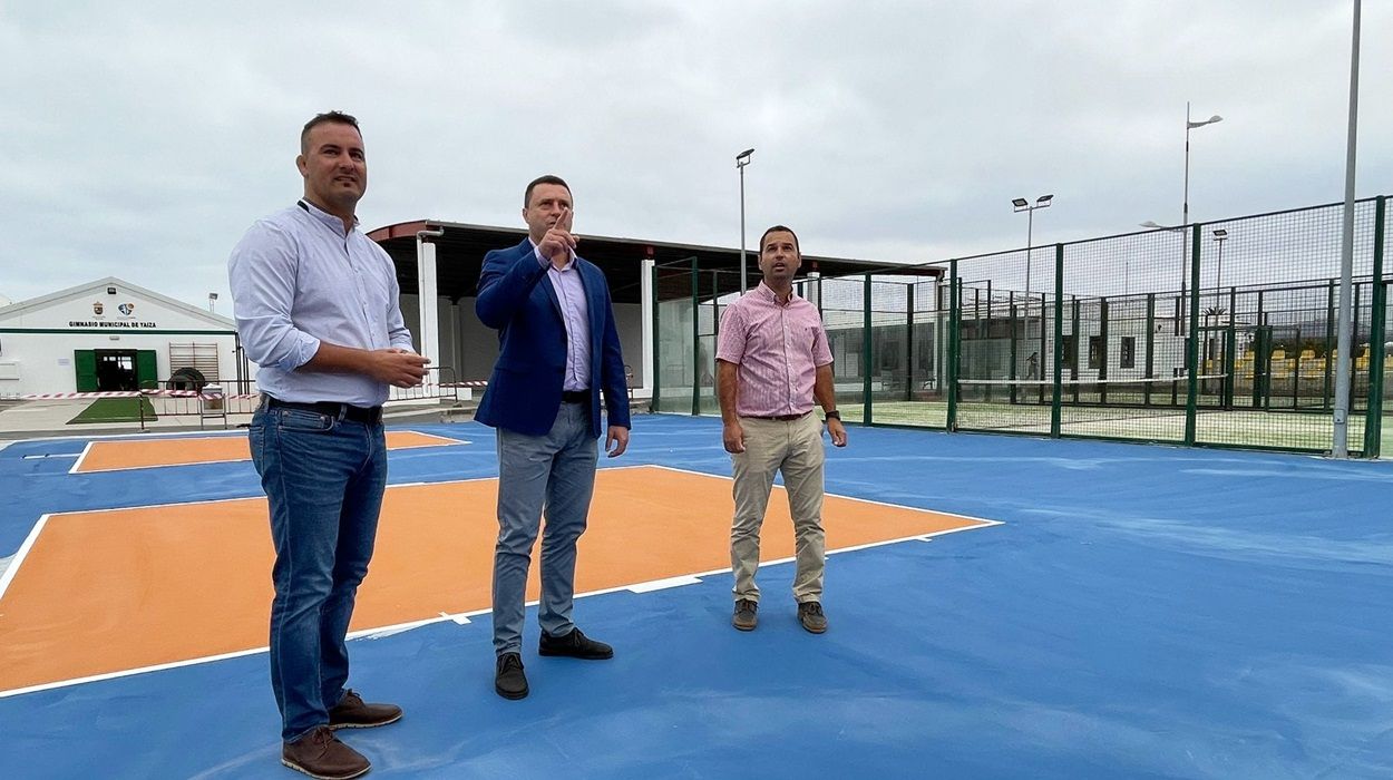Visita a las obras de mejora del centro deportivo del pueblo de Yaiza