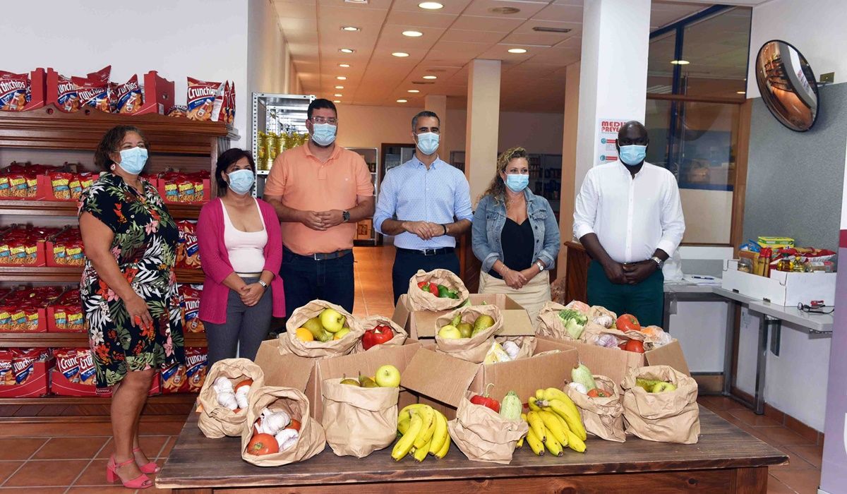 La Oficina de Emergencia Alimentaria de San Bartolomé ofrece ayuda a 150 familias