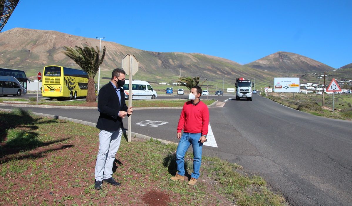 El Ayuntamiento arreglará la carretera que une el instituto con Puerto Calero