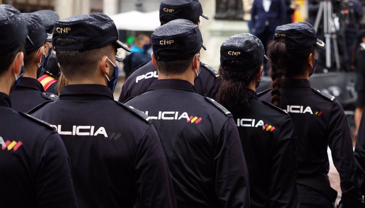 Varios agentes de Policía Nacional - Photogenic/Claudia Alba - Europa Press