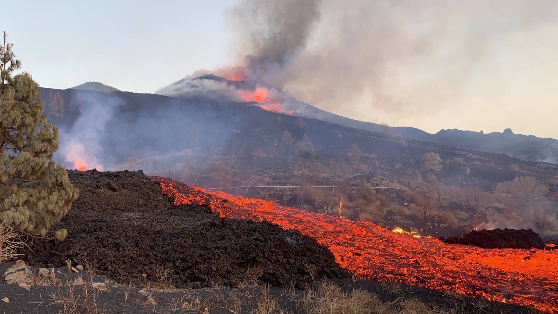Colada de lava en la isla de La Palma - INVOLCAN