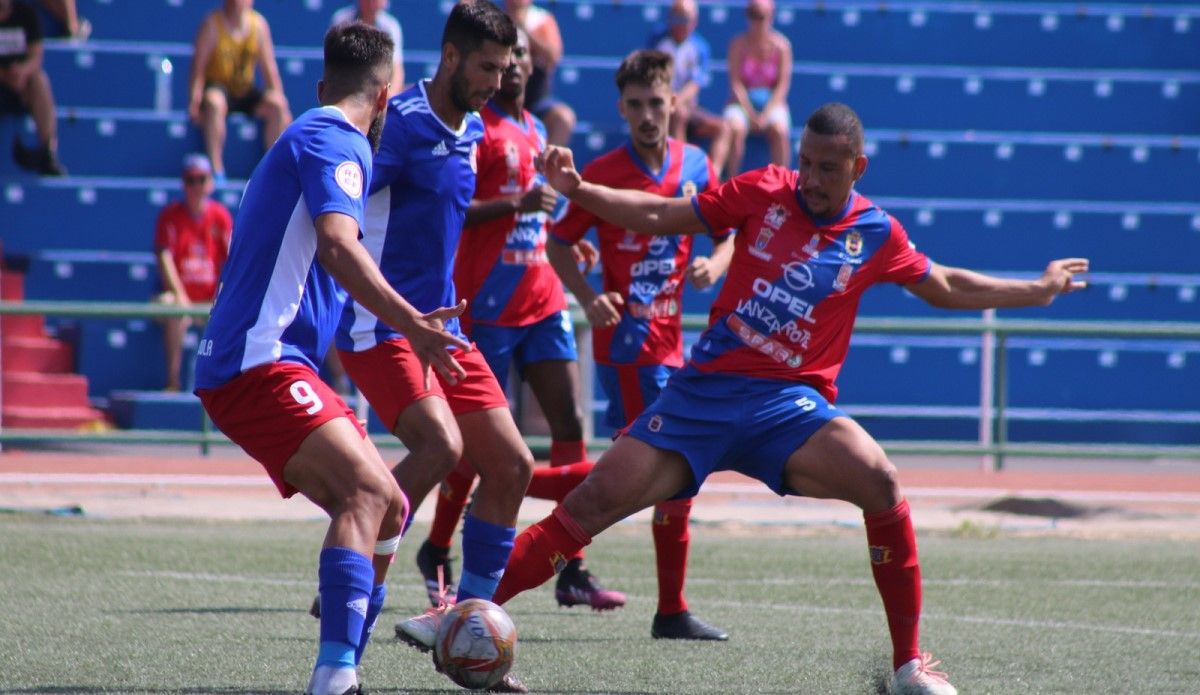 La UD Lanzarote logra un empate en un partido  bastante trabajo (0-0)