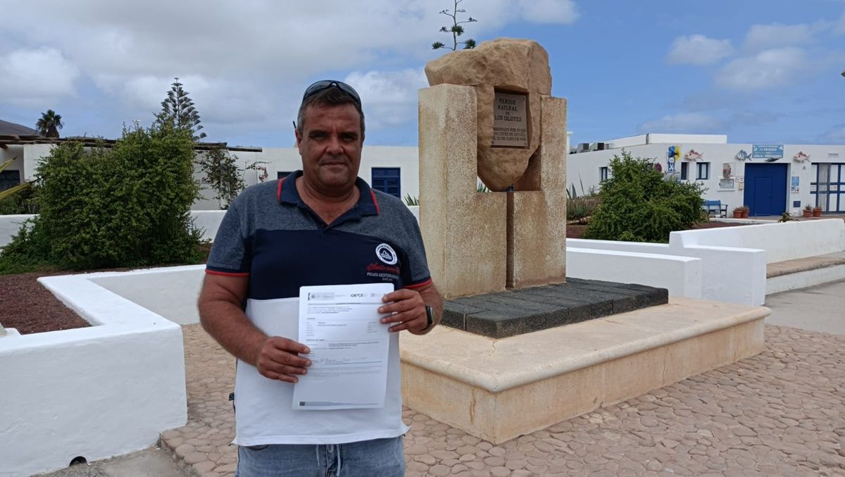 Anastasio Ramírez recoge 305 firmas de los vecinos de La Graciosa