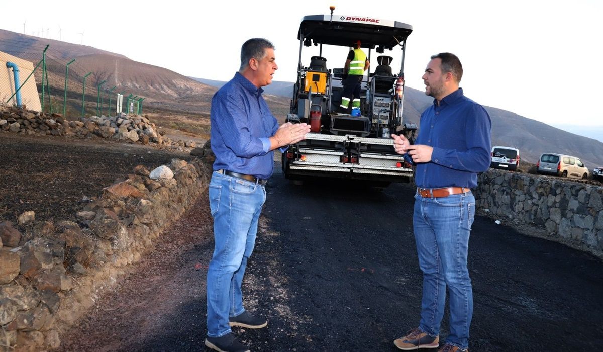 Arrancan las obras de reasfaltado de la carretera que une Guatiza y El Mojón