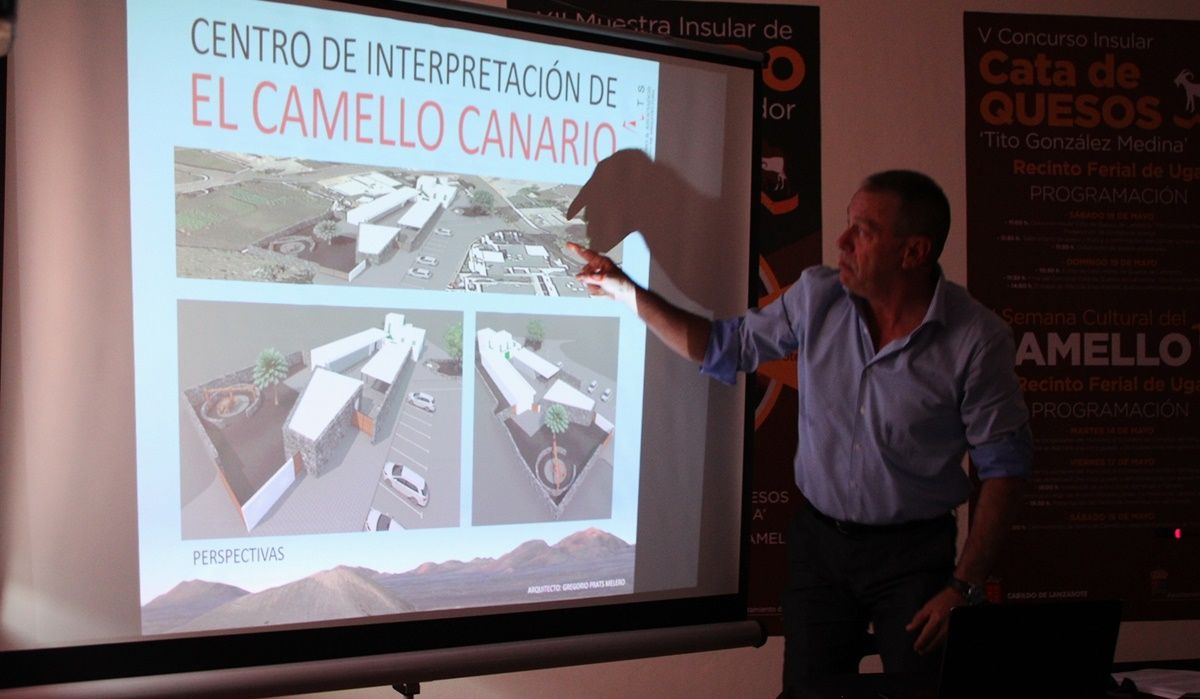 El arquitecto Gregorio Prats explica el proyecto del Centro de Interpretación del Camello